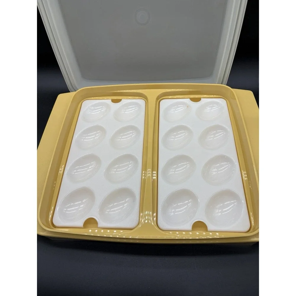 VTG Tupperware Deviled Egg Keeper Carrier Tray‎ Container 723-3 Harvest Gold USA